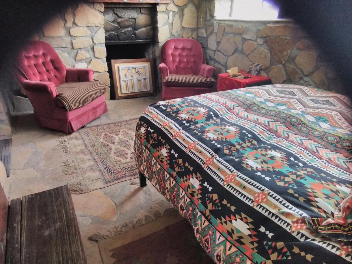 La Loma Del Chivo Llc Stone Cottage Alternative Building 马拉松 外观 照片