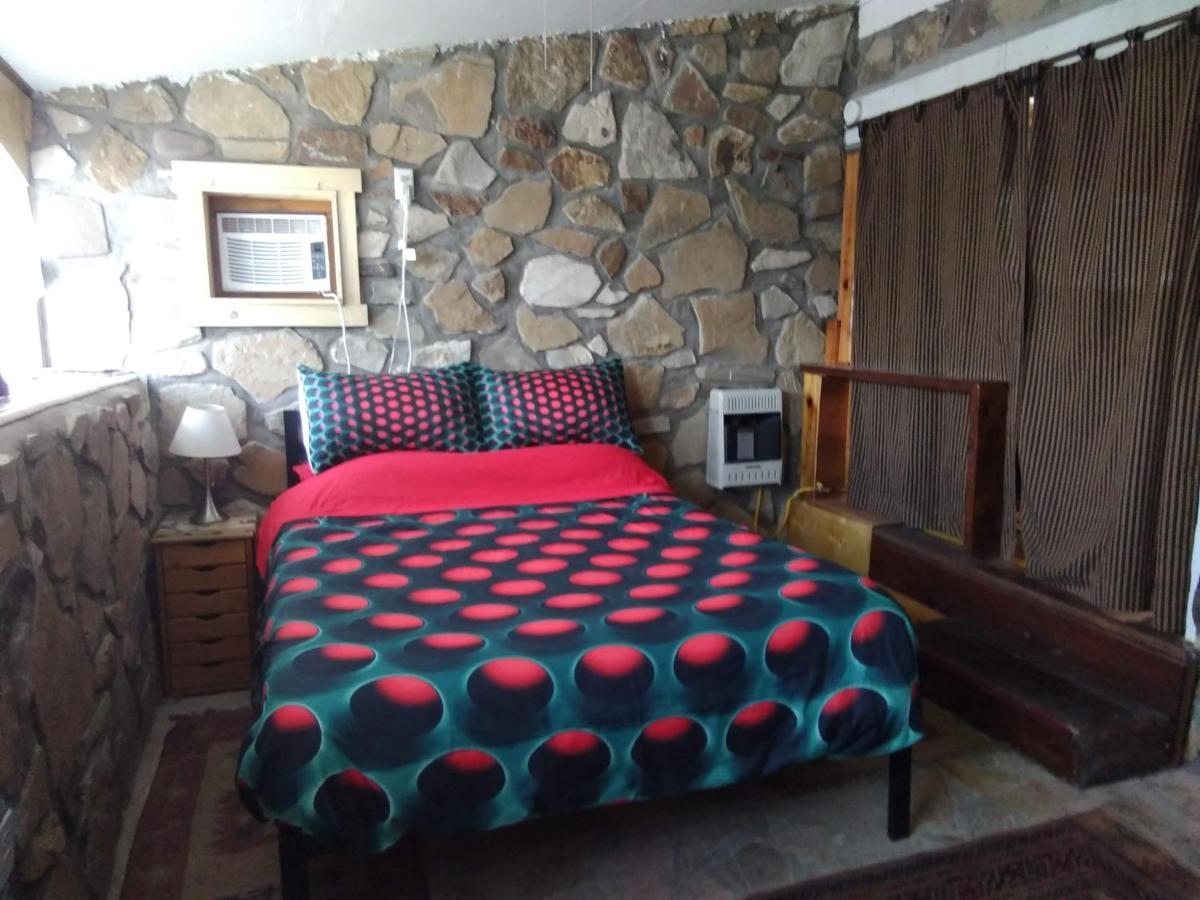 La Loma Del Chivo Llc Stone Cottage Alternative Building 马拉松 外观 照片